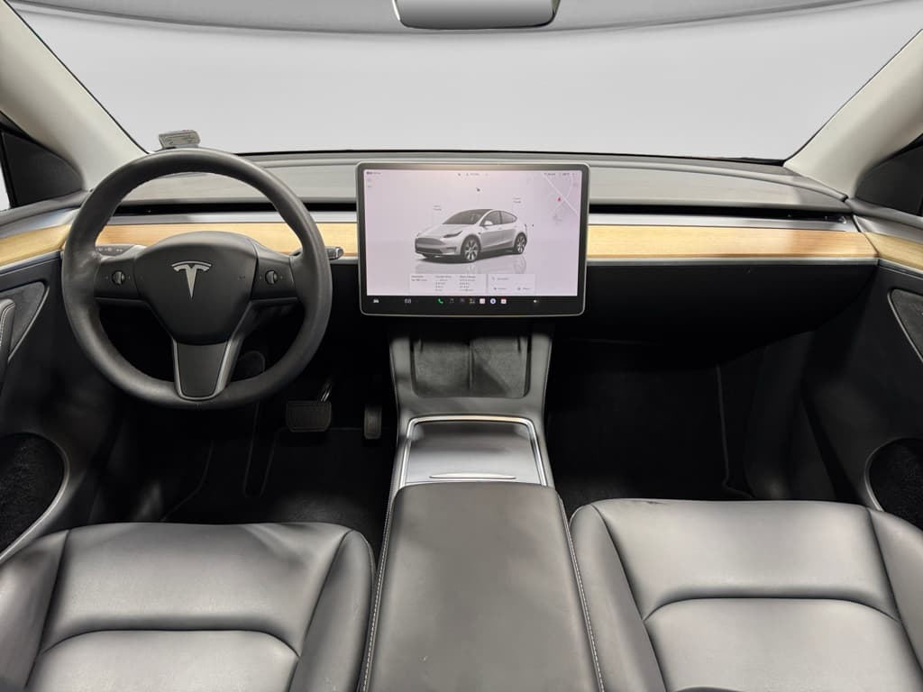 2023 Tesla Model Y view 15