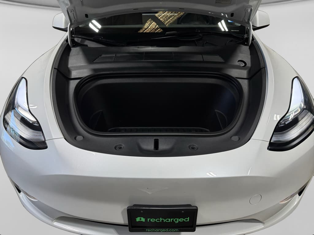 2023 Tesla Model Y view 24
