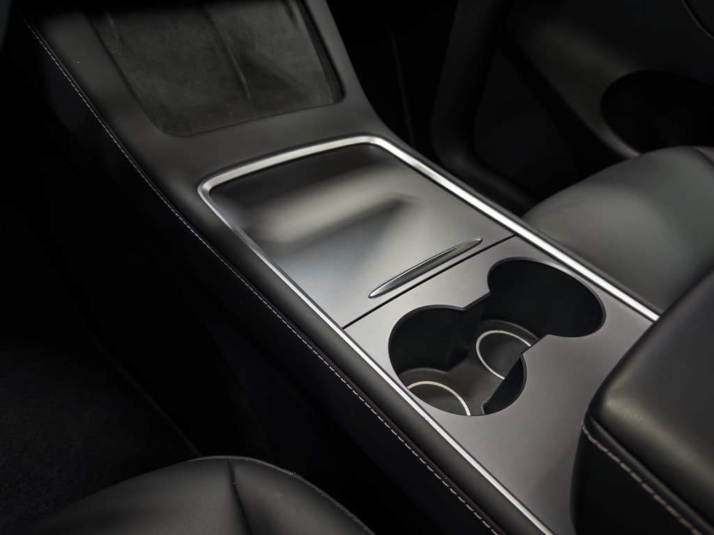 2023 Tesla Model Y view 18