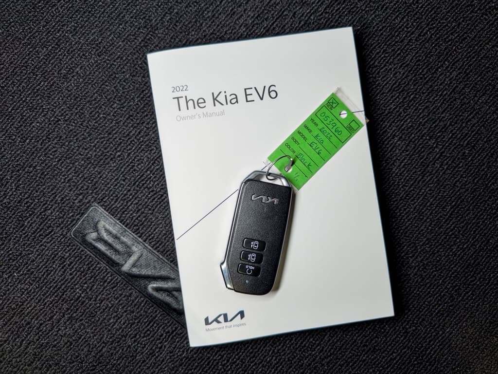 2022 Kia EV6 view 25