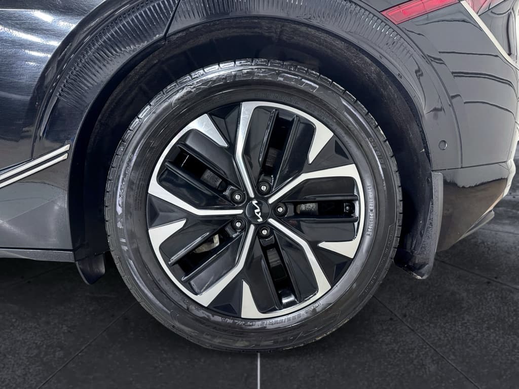 2022 Kia EV6 view 35