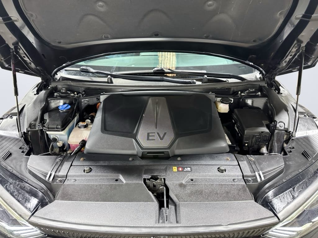 2022 Kia EV6 view 27