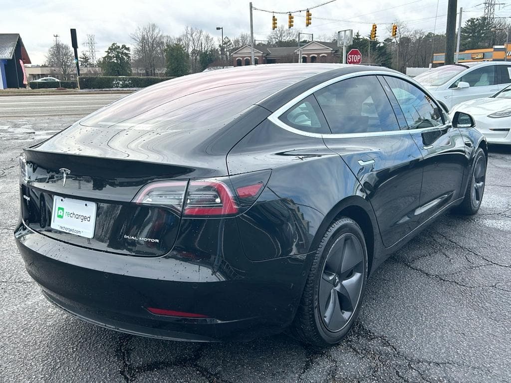 2018 Tesla Model 3 view 3