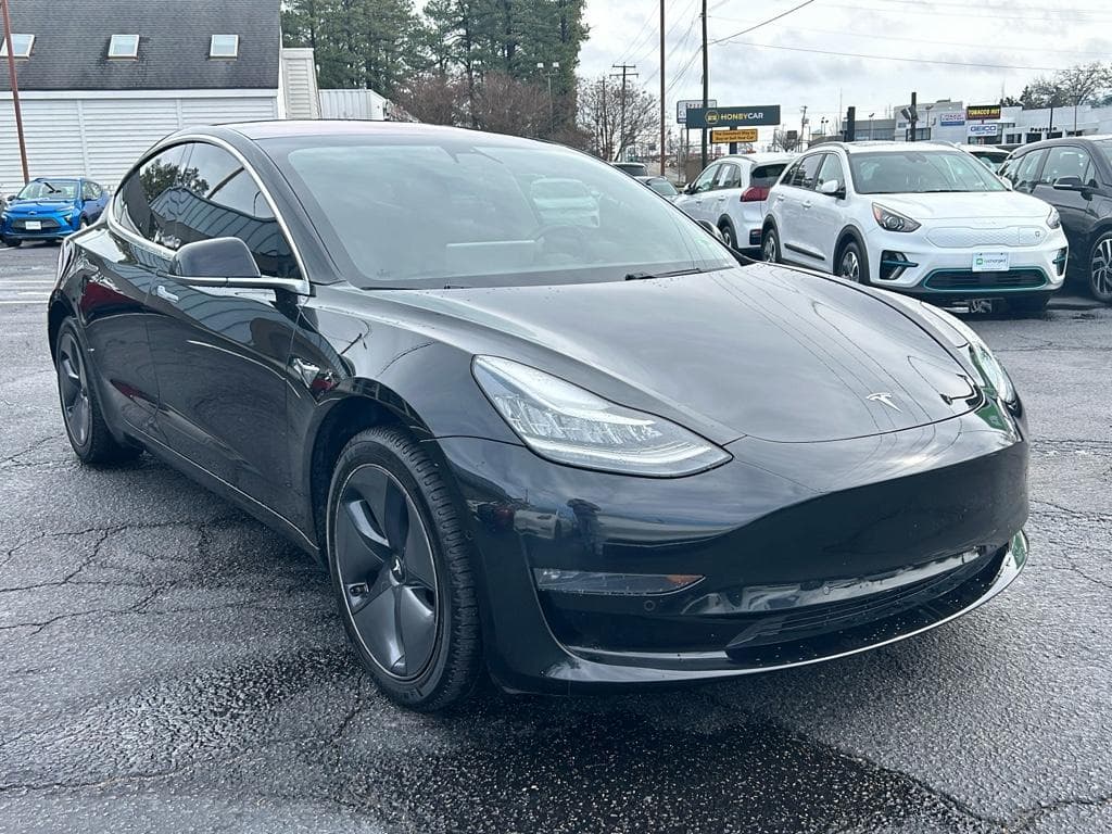 2018 Tesla Model 3 view 4