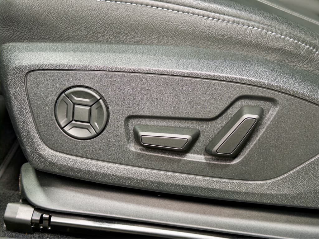 2024 Audi Q4 e-tron view 6