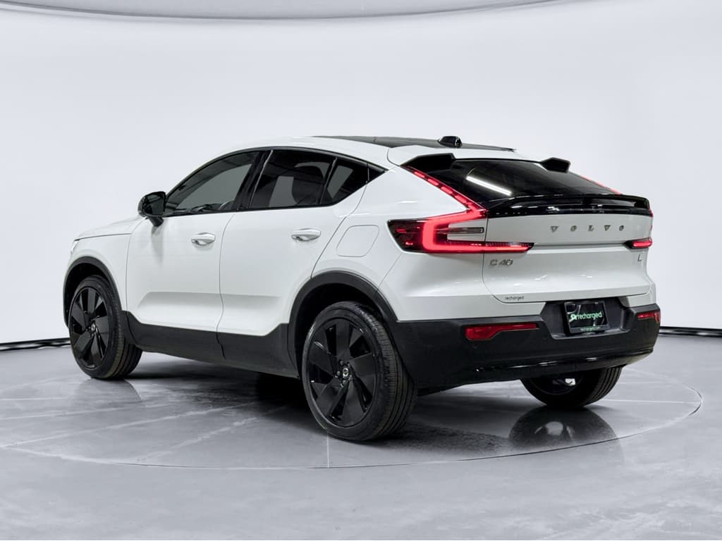 2023 Volvo C40 Recharge view 2