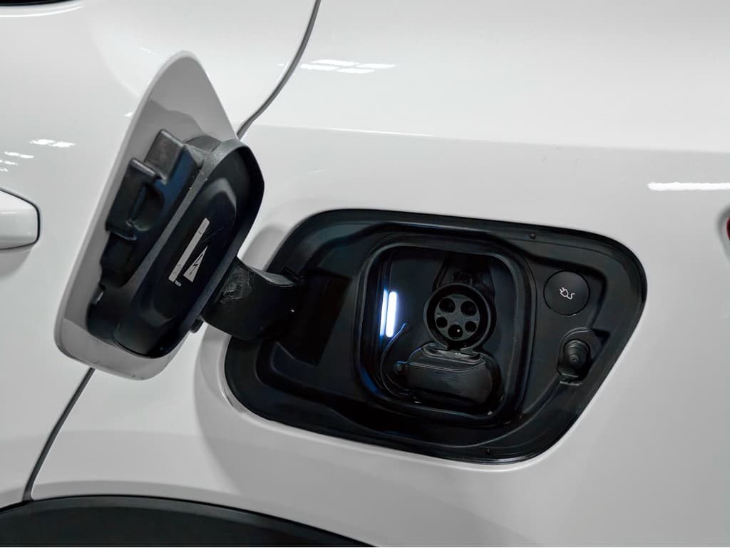 2023 Volvo C40 Recharge view 5