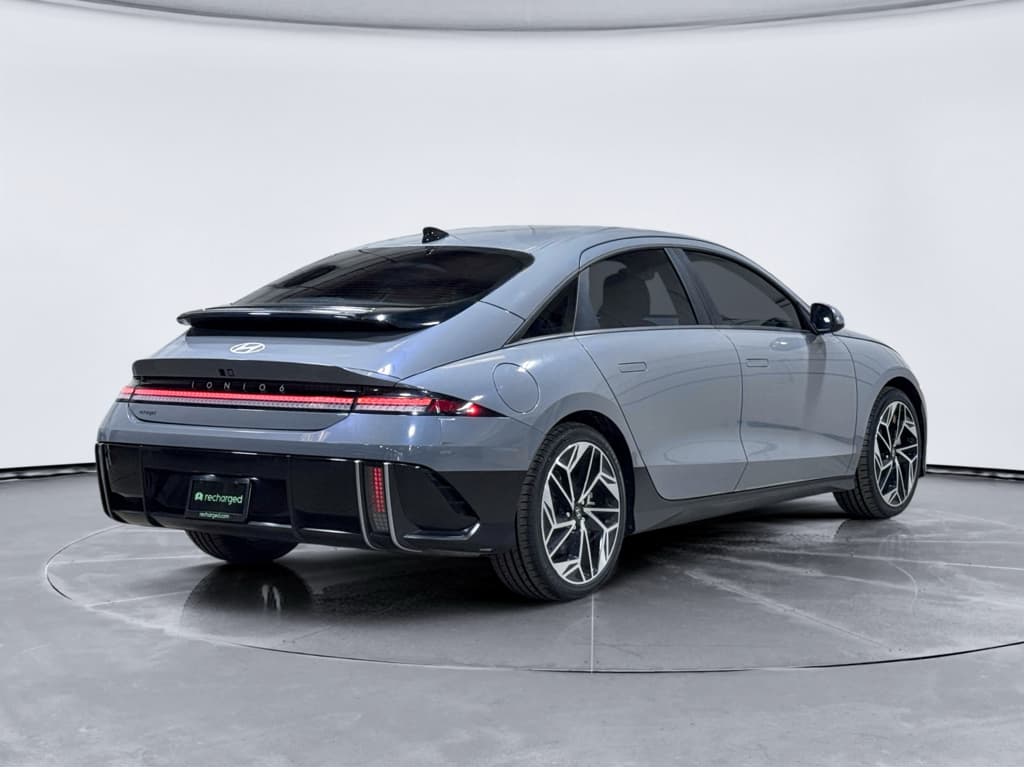 2024 Hyundai IONIQ 6 view 3