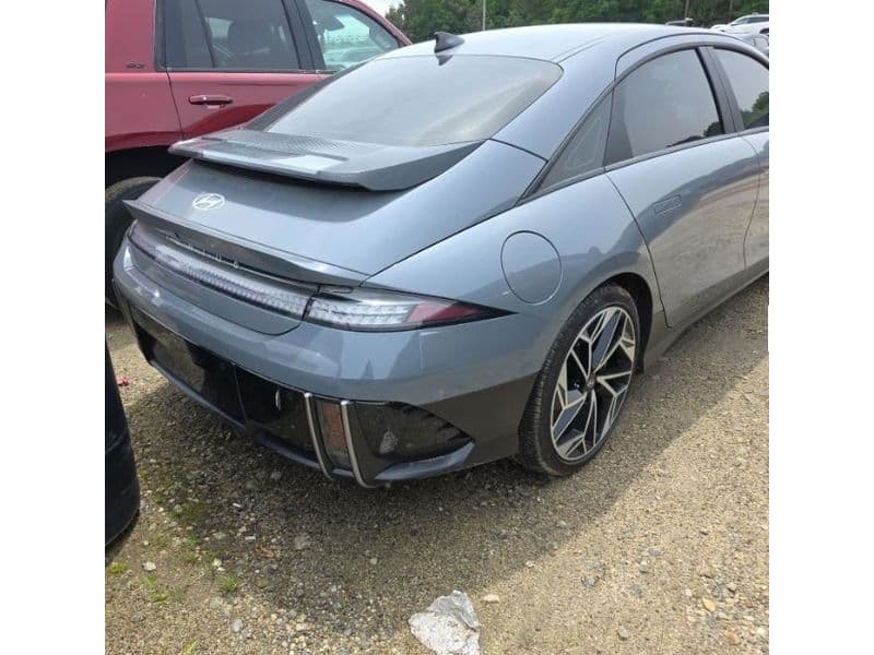 2024 Hyundai IONIQ 6 view 3