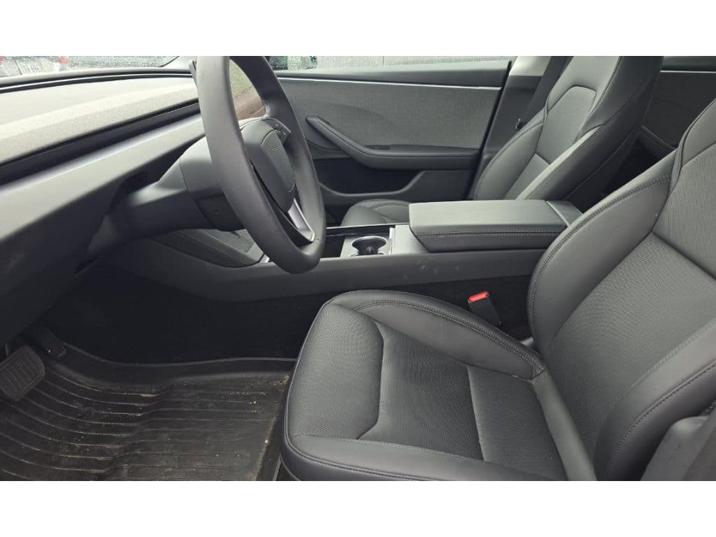 2025 Tesla Model 3 view 5