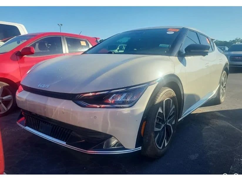 2022 Kia EV6 view 1