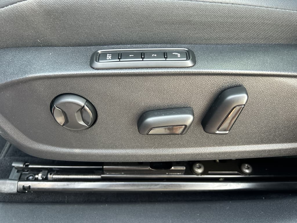 2021 Volkswagen ID.4 view 7