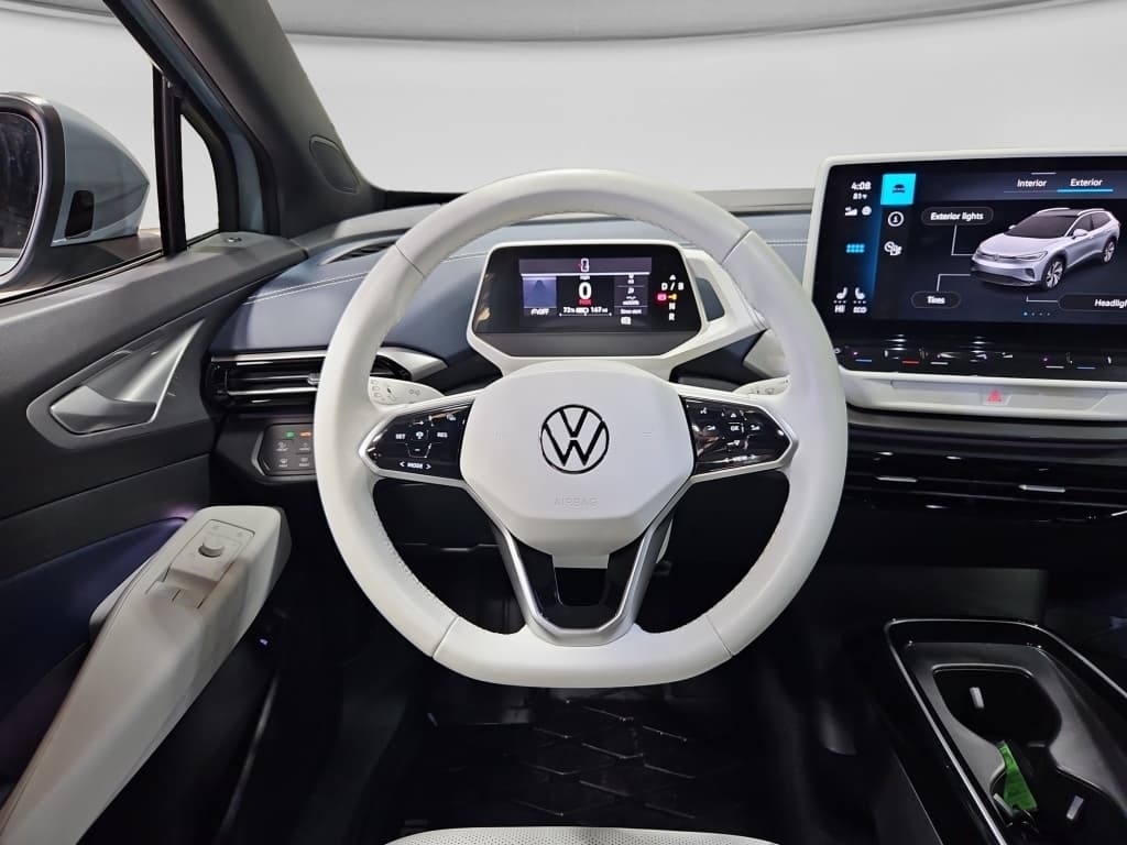 2023 Volkswagen ID.4 view 7