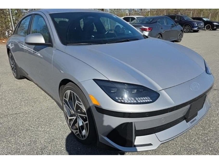 2024 Hyundai IONIQ 6 view 2