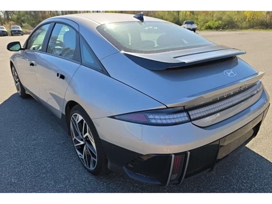 2024 Hyundai IONIQ 6 view 4