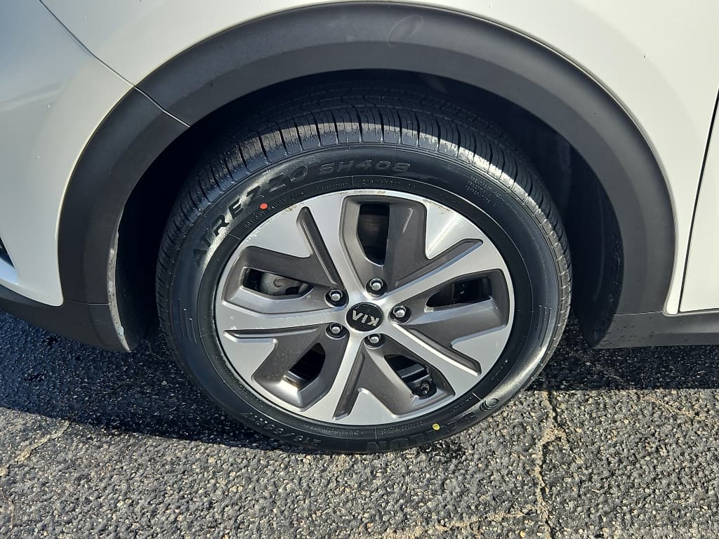 2020 Kia Niro EV view 25