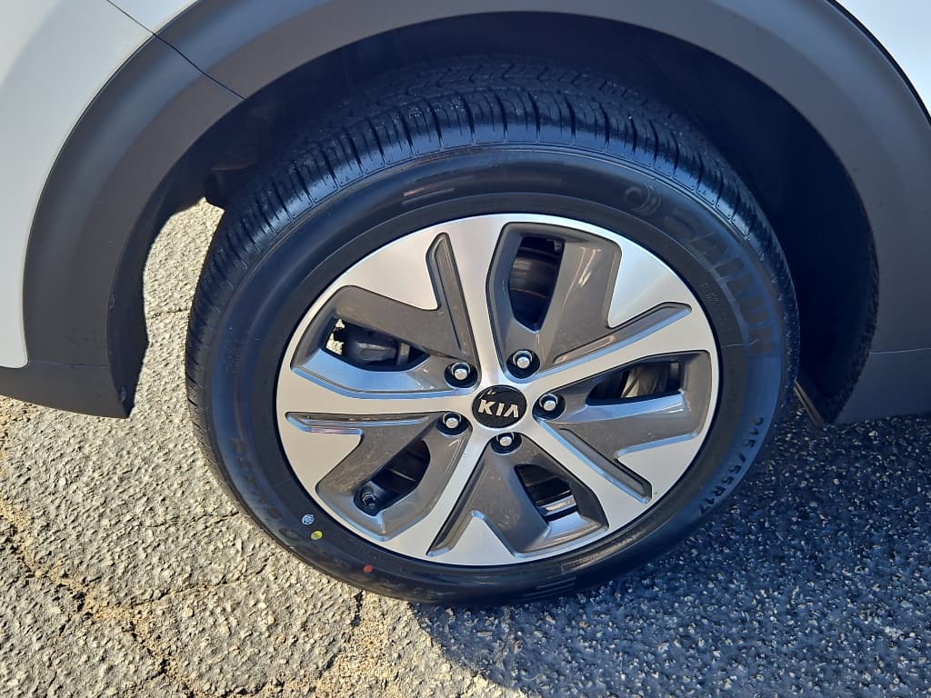 2020 Kia Niro EV view 29