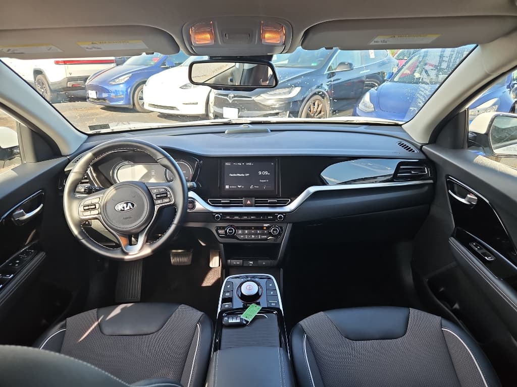 2020 Kia Niro EV view 16