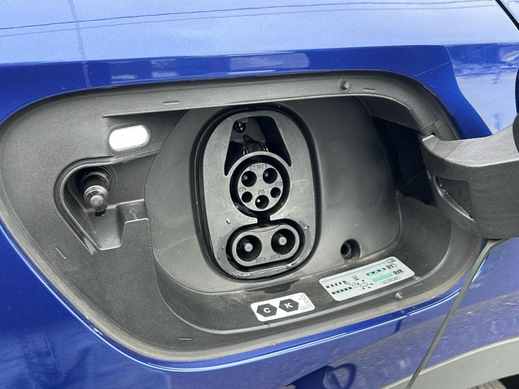2021 Volkswagen ID.4 view 5