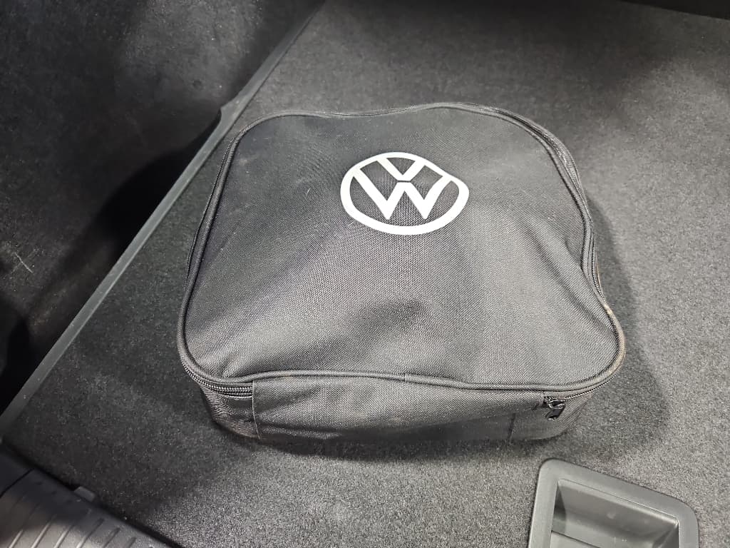2023 Volkswagen ID.4 view 6