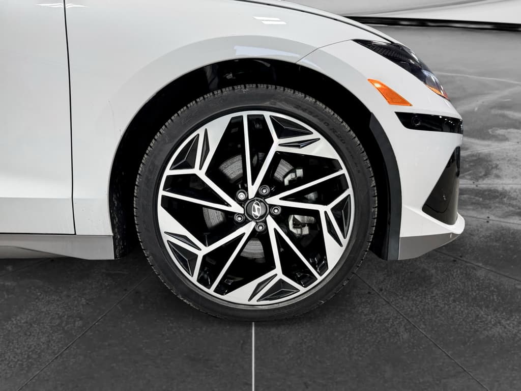 2024 Hyundai IONIQ 6 view 33