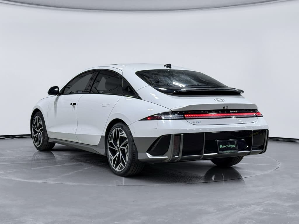 2024 Hyundai IONIQ 6 view 2