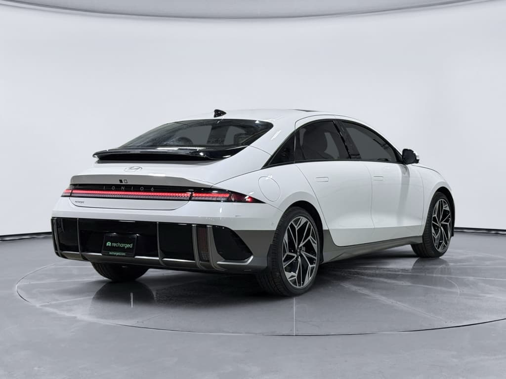 2024 Hyundai IONIQ 6 view 3