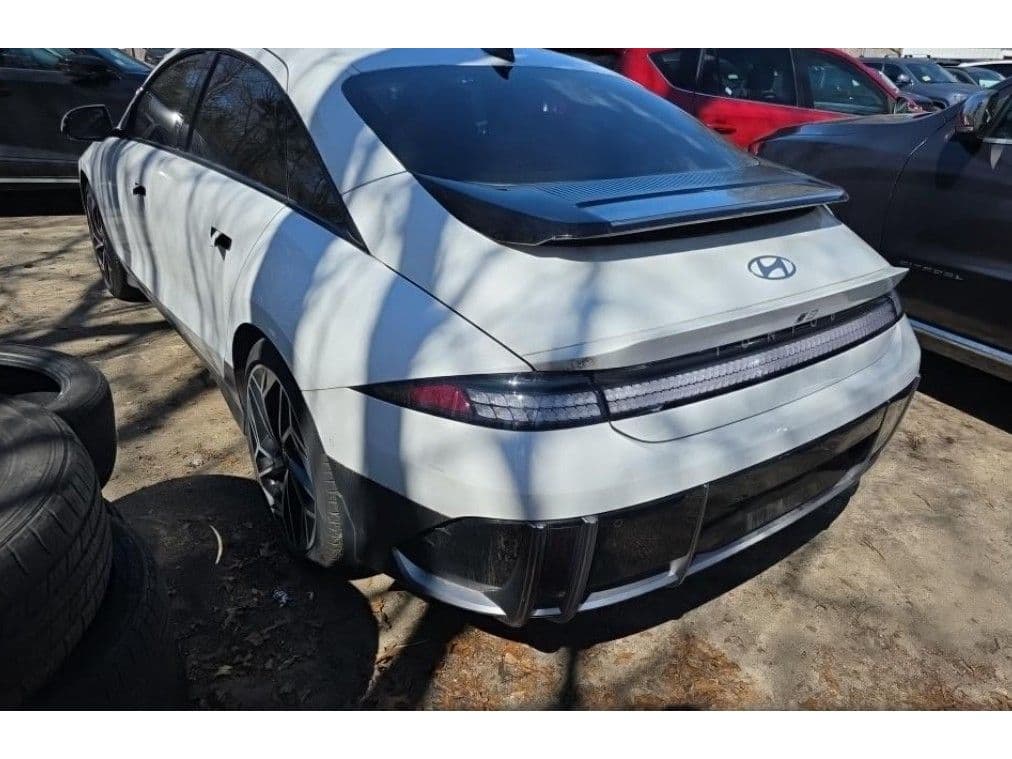 2024 Hyundai IONIQ 6 view 4