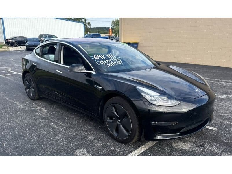 2018 Tesla Model 3 view 3