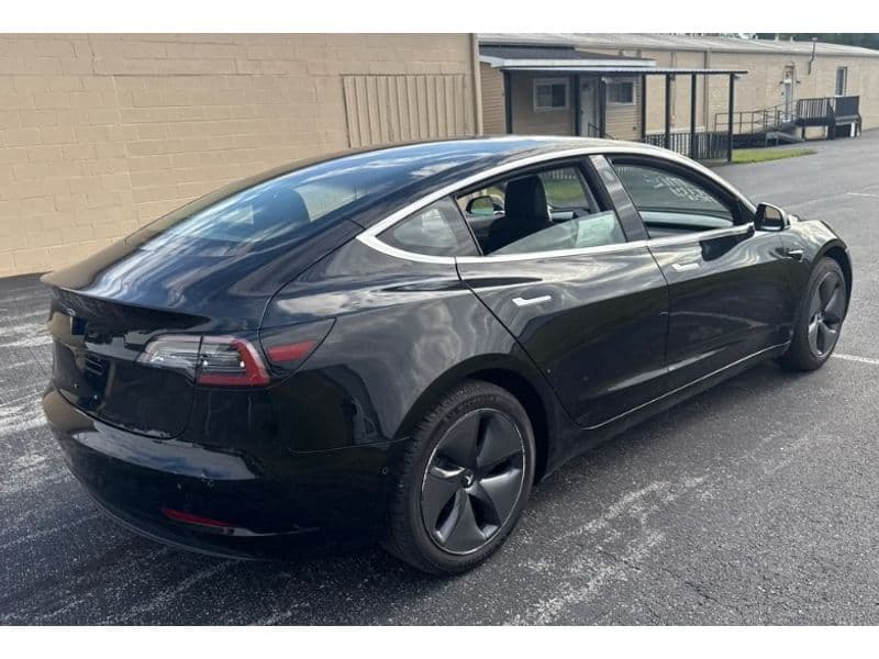 2018 Tesla Model 3 view 5