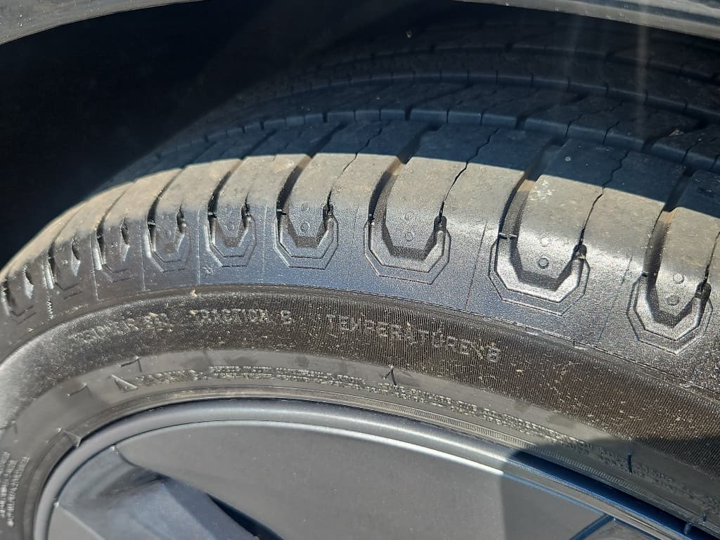 2018 Tesla Model 3 view 26