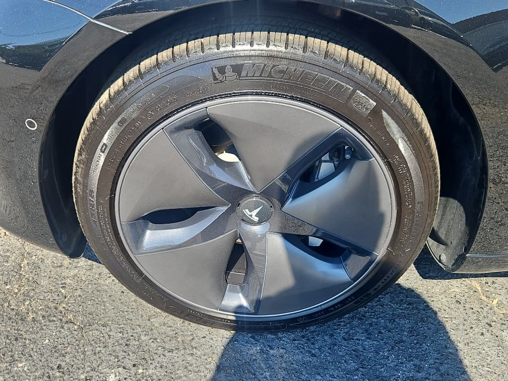 2018 Tesla Model 3 view 23