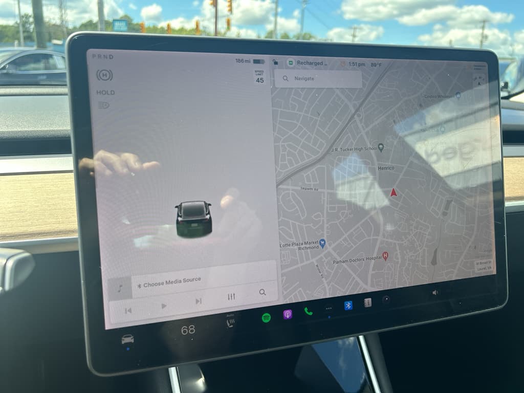 2018 Tesla Model 3 view 9