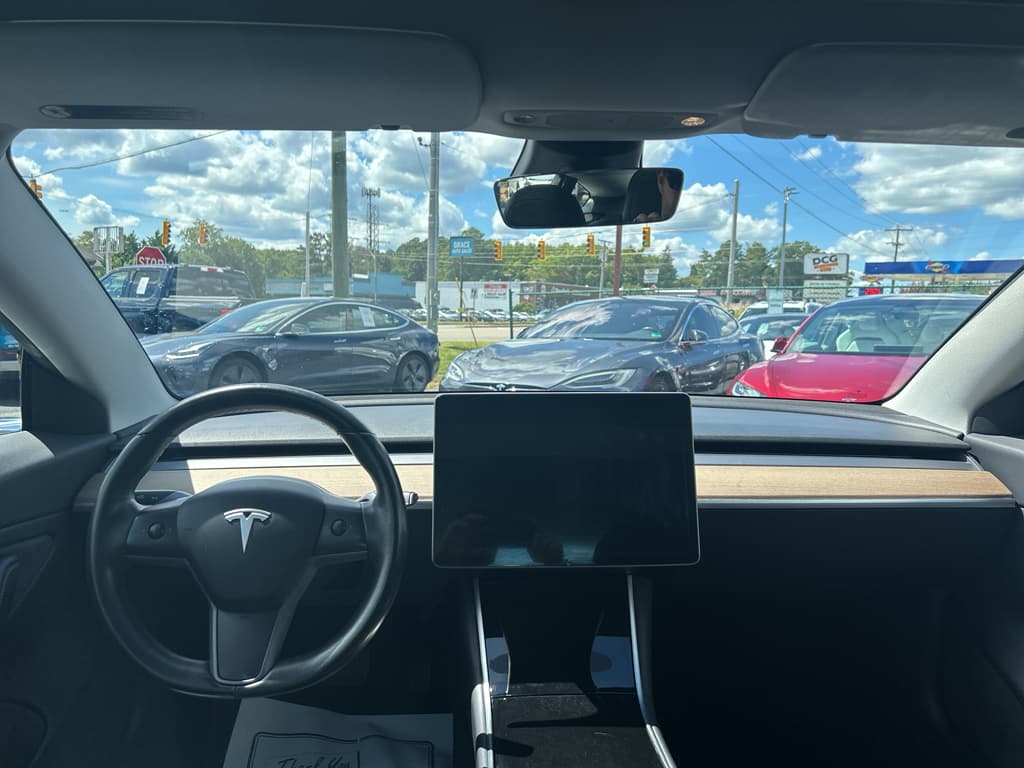 2018 Tesla Model 3 view 13