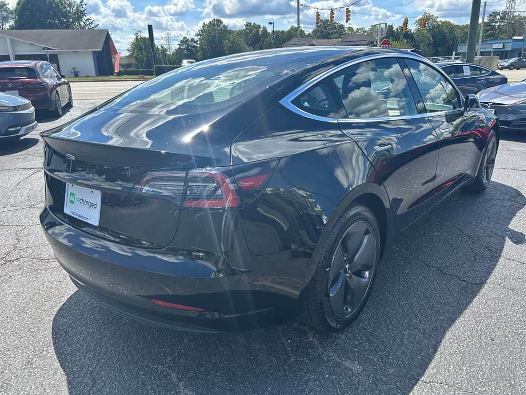 2018 Tesla Model 3 view 3