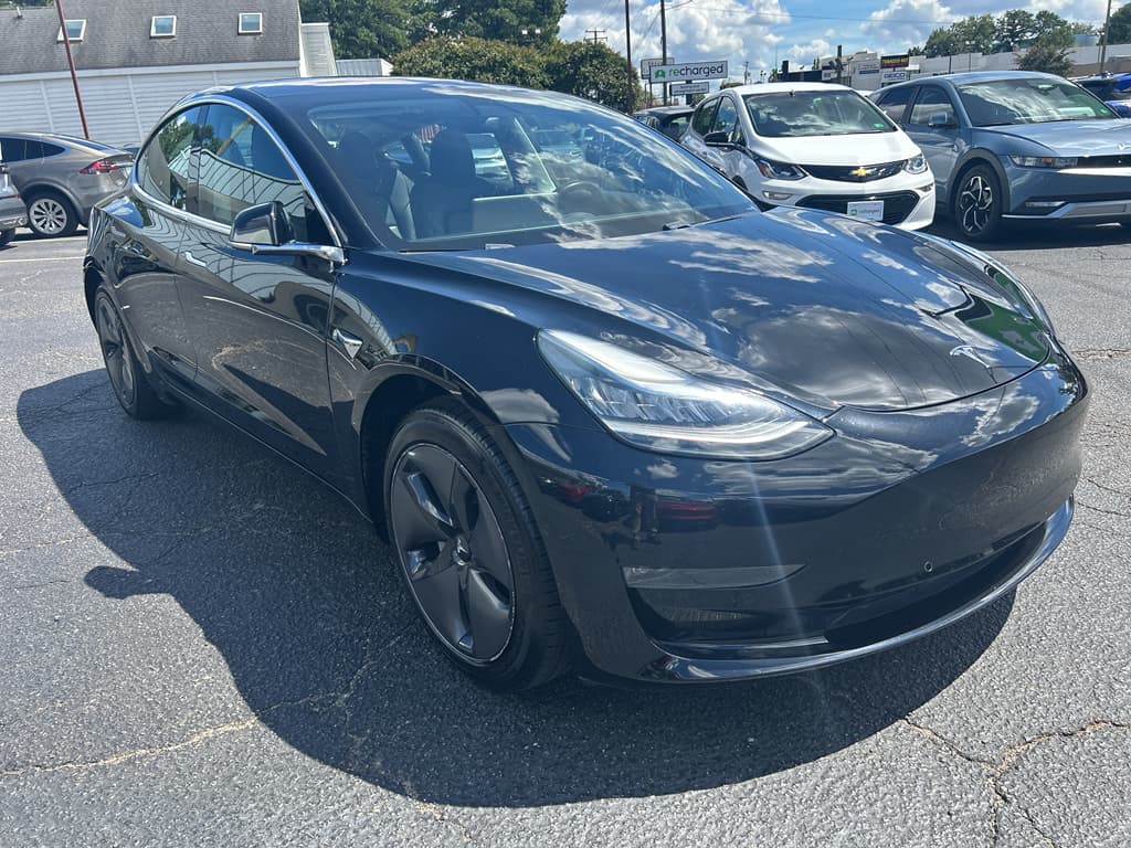 2018 Tesla Model 3 view 4