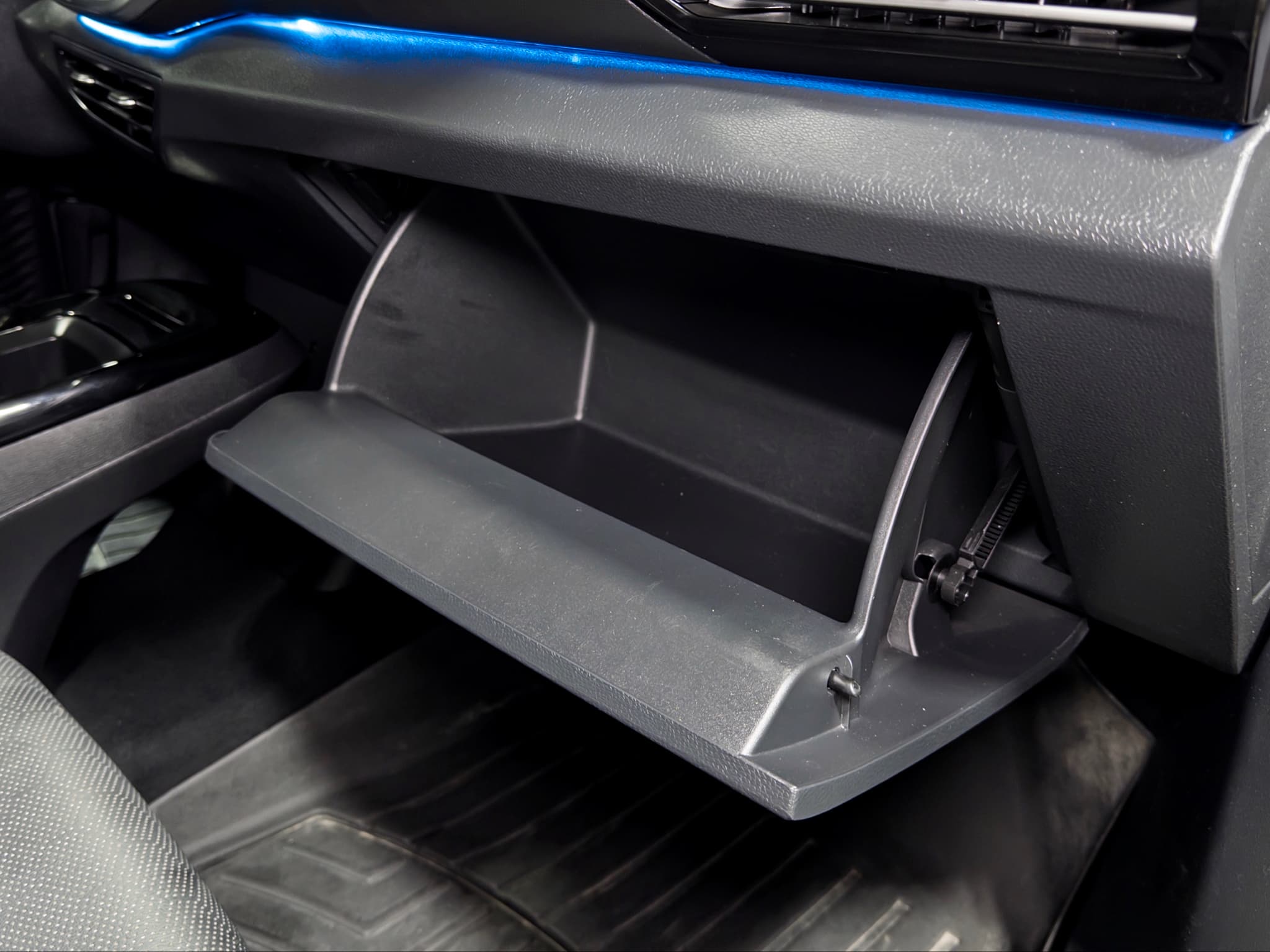 2022 Volkswagen ID.4 view 20