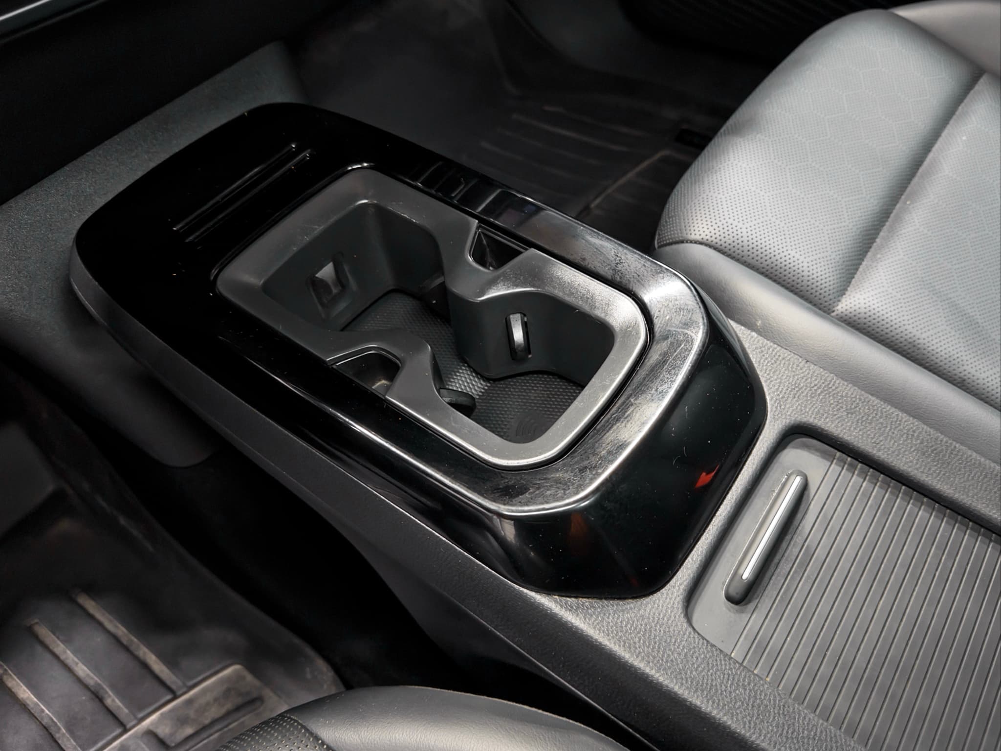 2022 Volkswagen ID.4 view 19