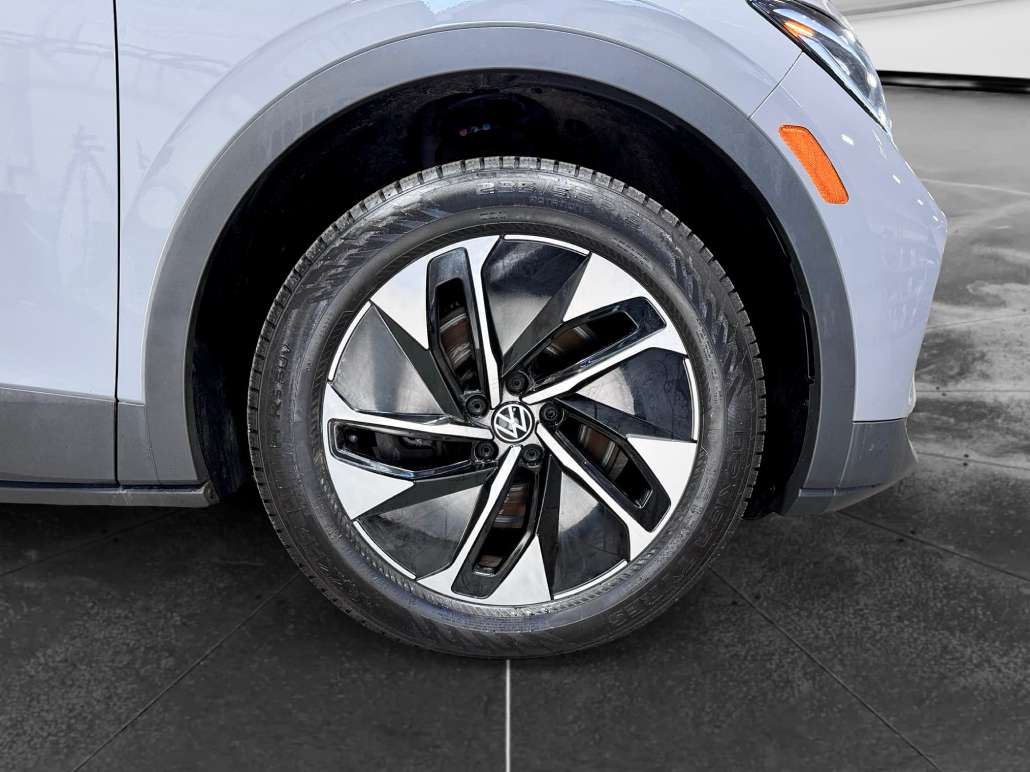 2022 Volkswagen ID.4 view 35