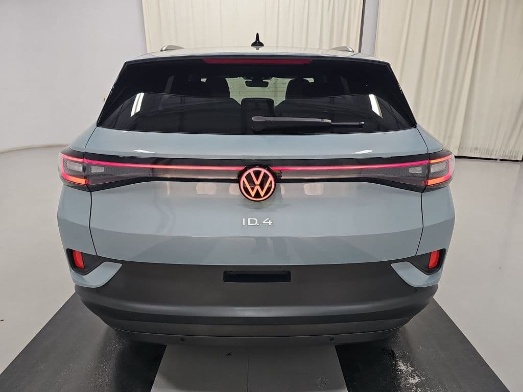 2023 Volkswagen ID.4 view 5