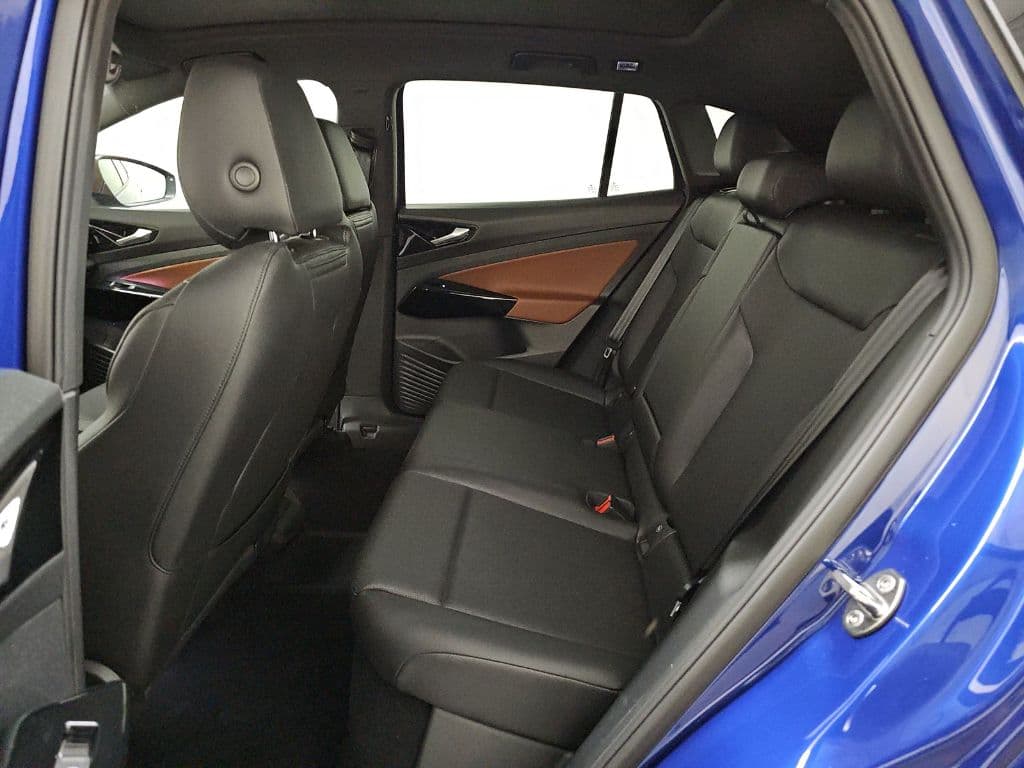 2021 Volkswagen ID.4 view 8
