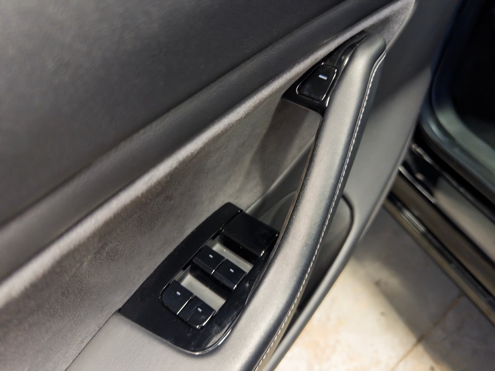 2018 Tesla Model 3 view 7