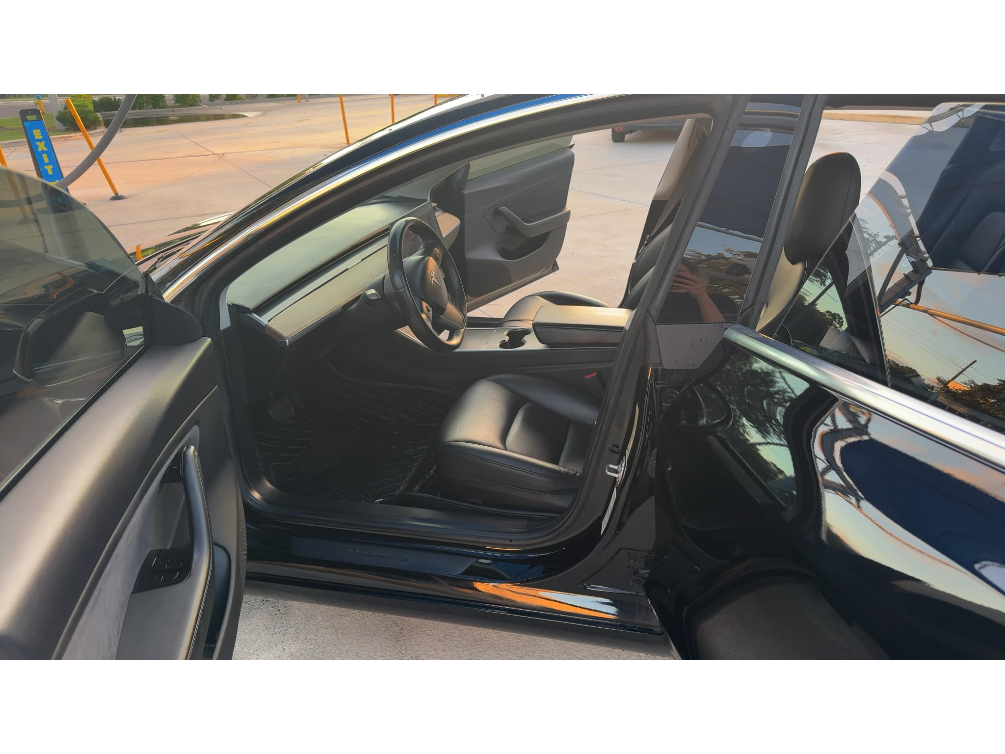2018 Tesla Model 3 view 9