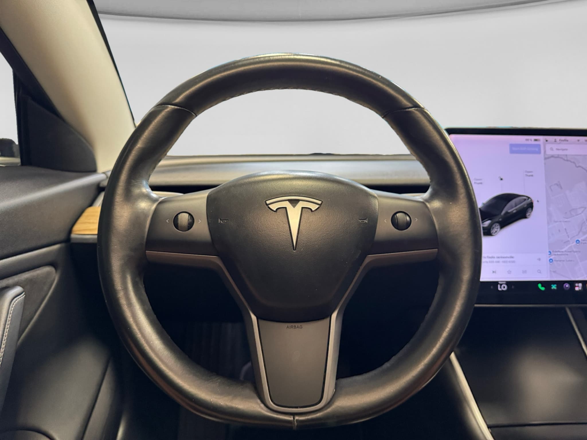 2018 Tesla Model 3 view 8