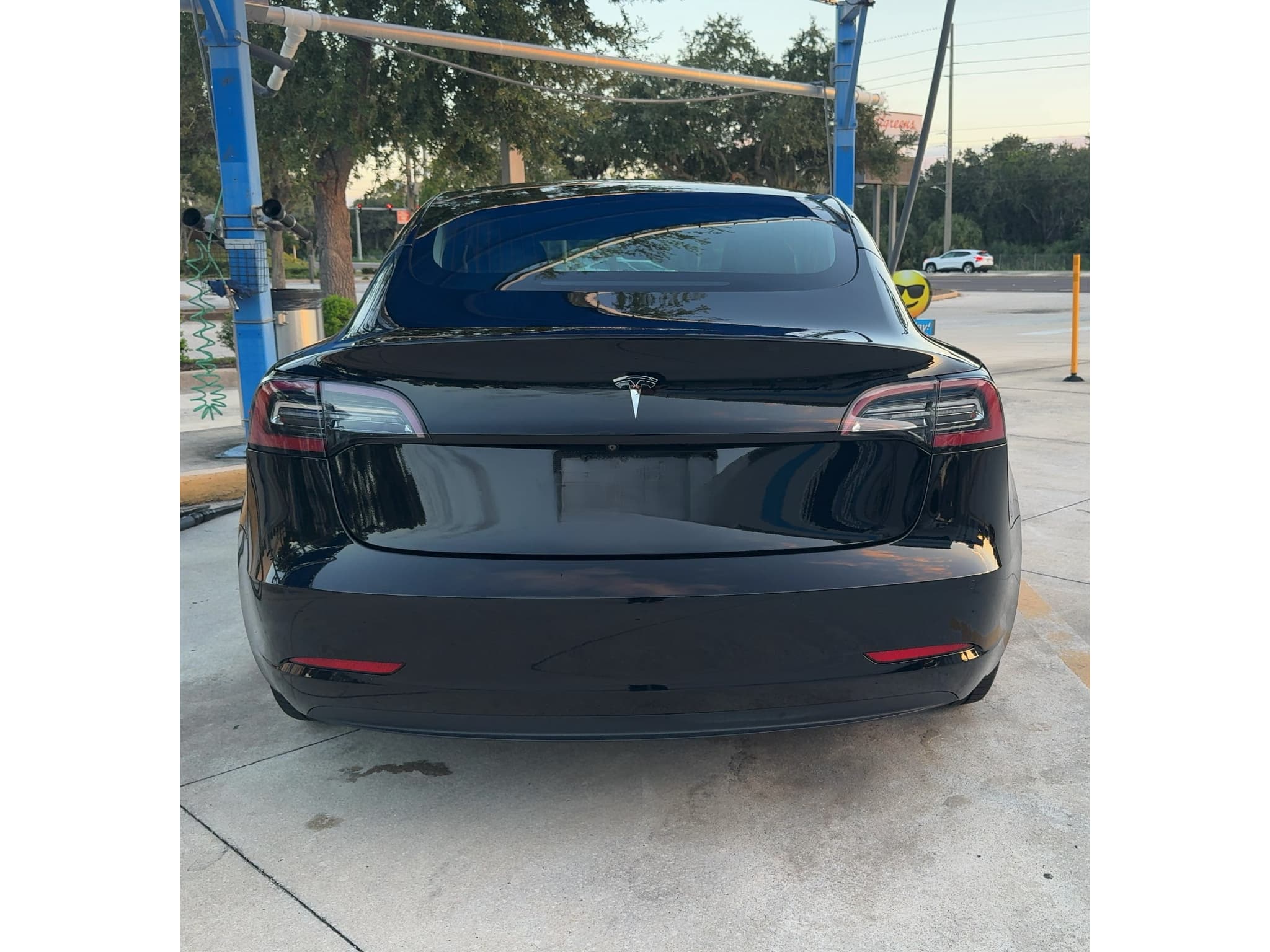 2018 Tesla Model 3 view 7