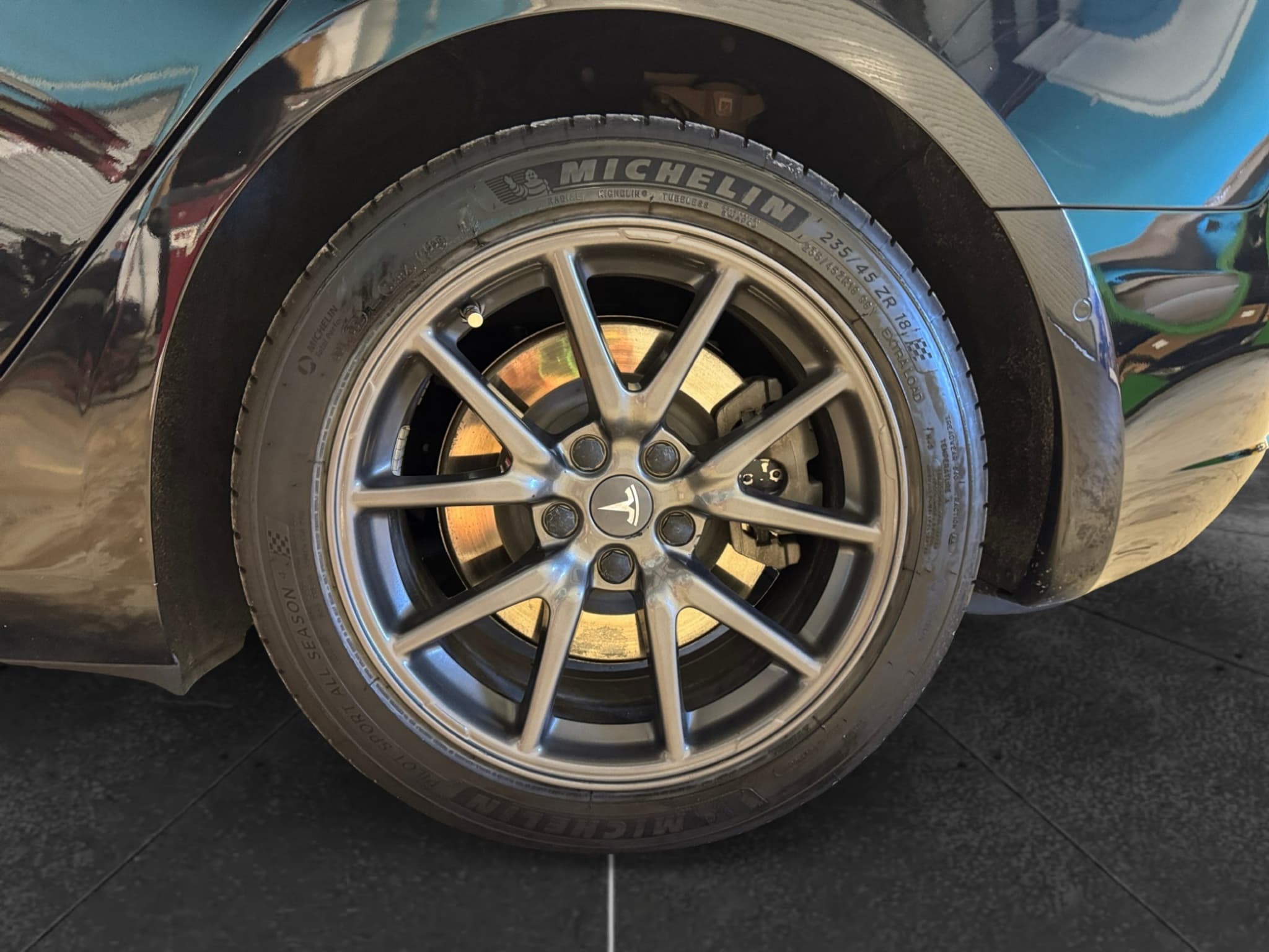 2018 Tesla Model 3 view 34