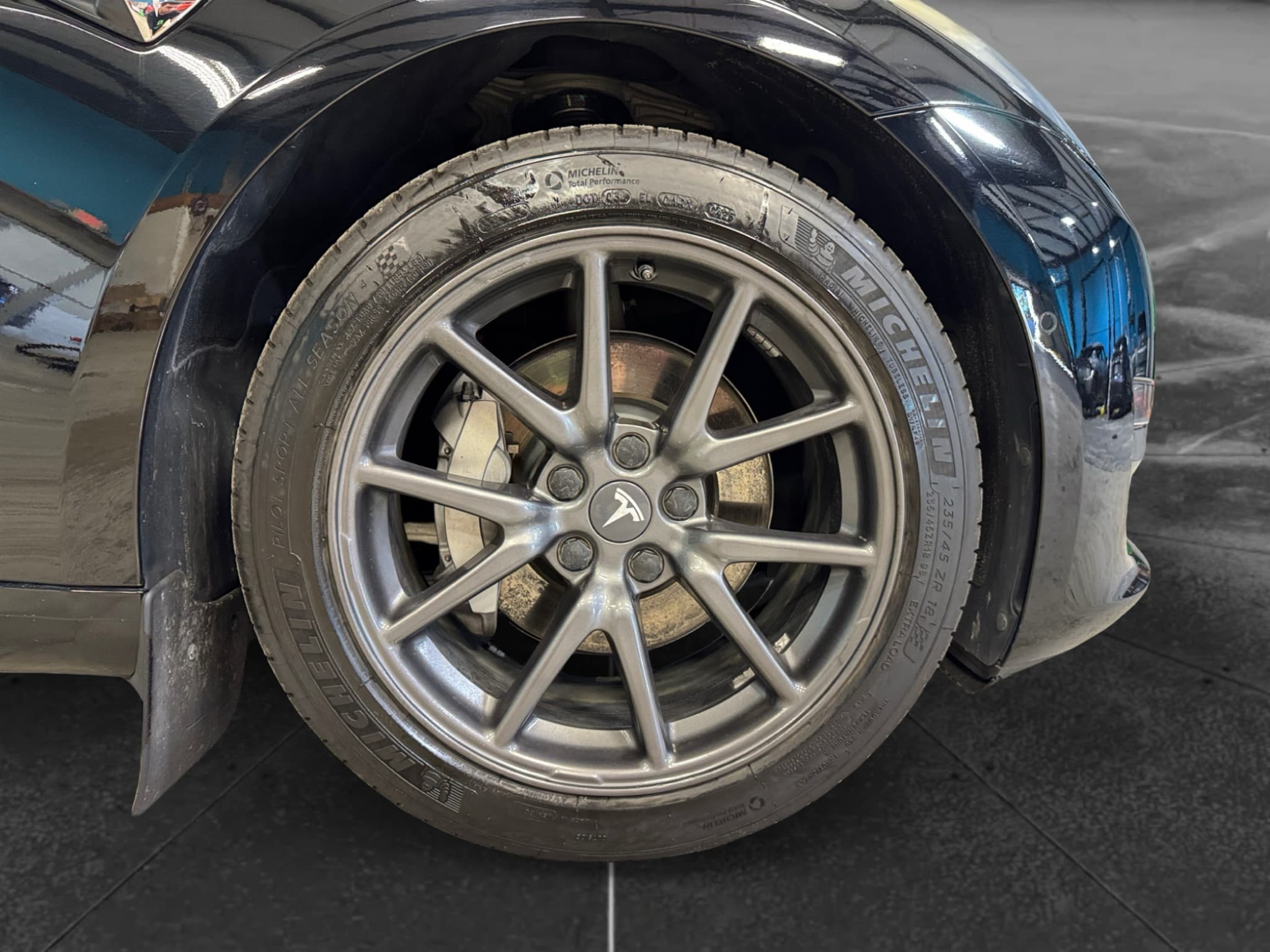 2018 Tesla Model 3 view 32