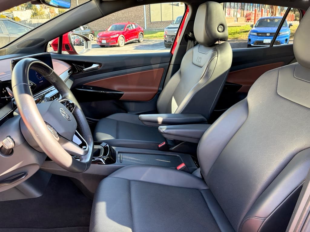 2022 Volkswagen ID.4 view 16