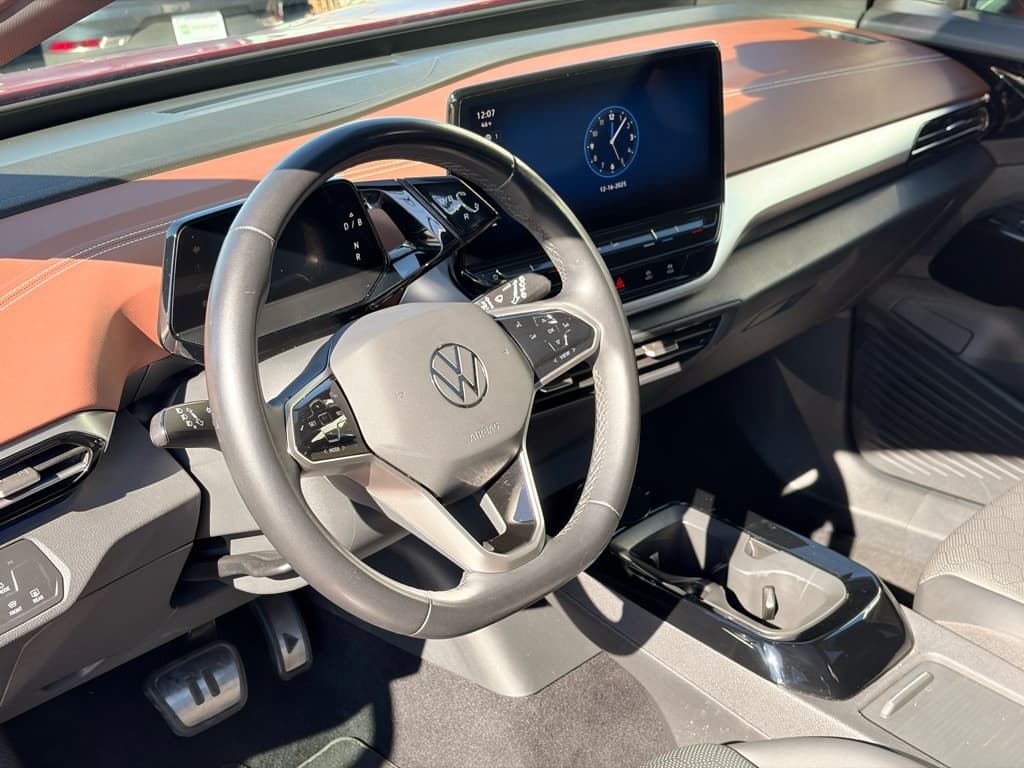 2022 Volkswagen ID.4 view 17