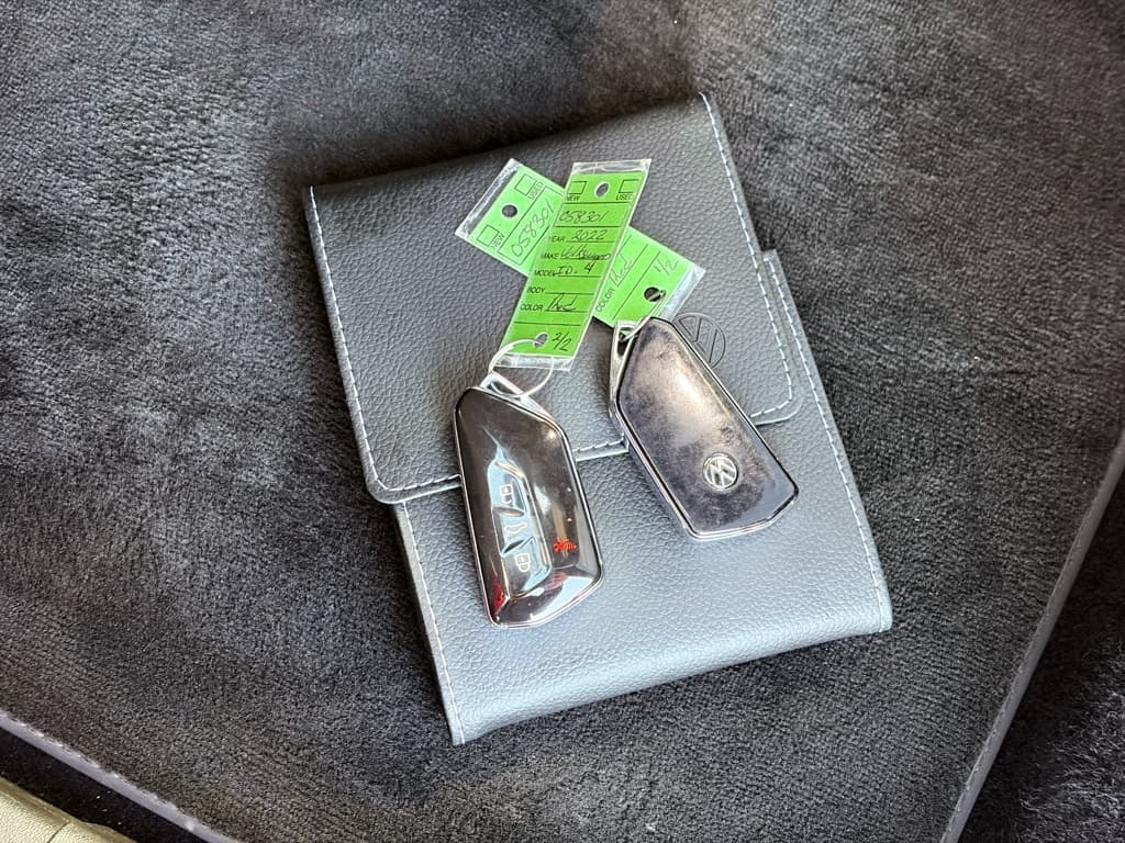 2022 Volkswagen ID.4 view 22